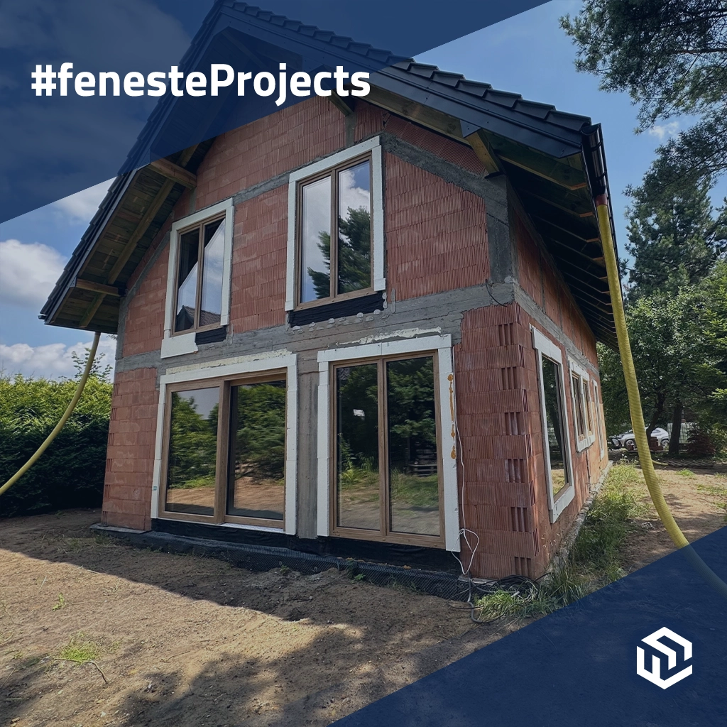 Chalet douillet au milieu des arbres verts 🎥 produits fenetres-pvc    